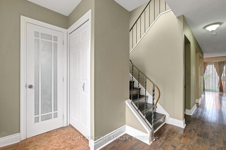 Property Photo:  1736 Stoneboat Crescent  ON K1C 1W8 