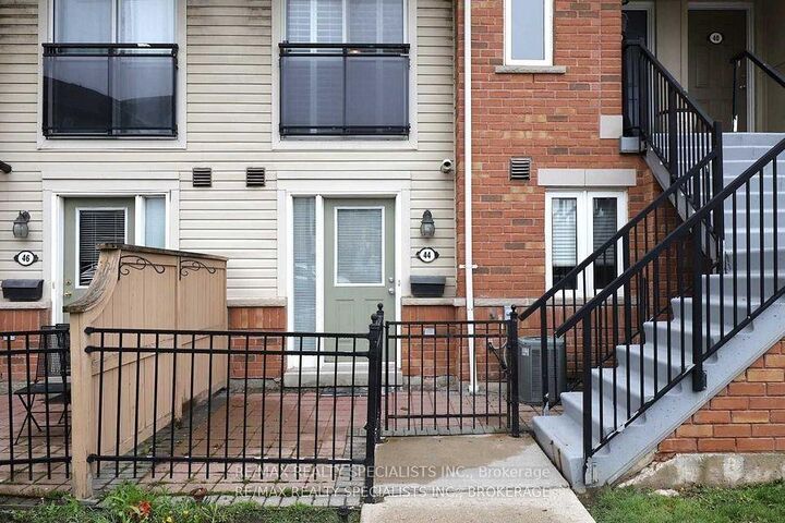 Property Photo: 4620 Guildwood Way 44 ON L5R 4H4