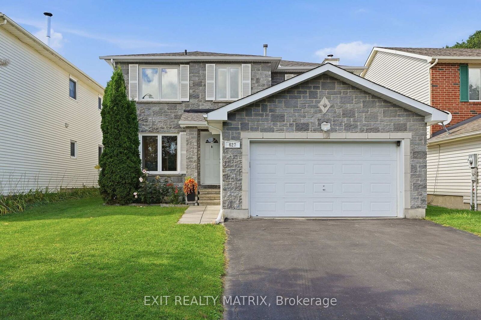 Property Photo:  627 Chenier Way  ON K4A 1R5 