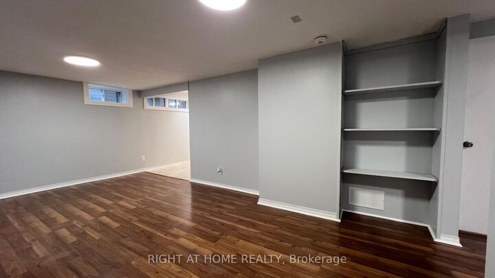 Property Photo:  32 Throncroft Crescent Basement  ON L1S 2S2 