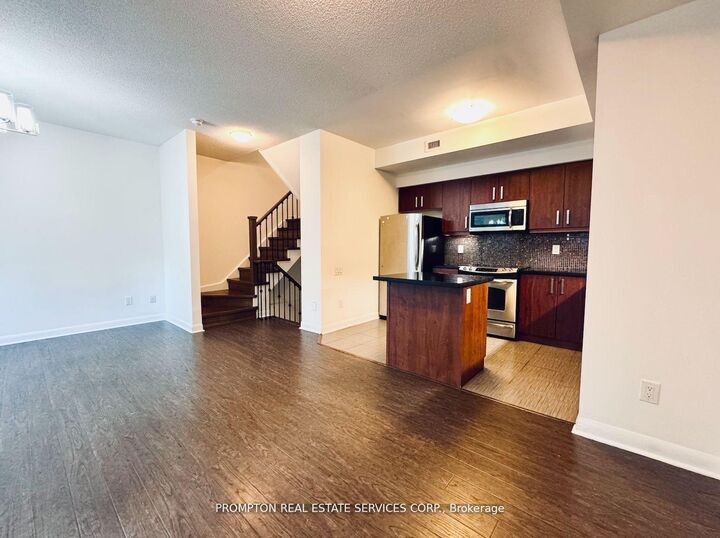 Property Photo: 19 Anndale Drive Th 10 ON M2N 0H2
