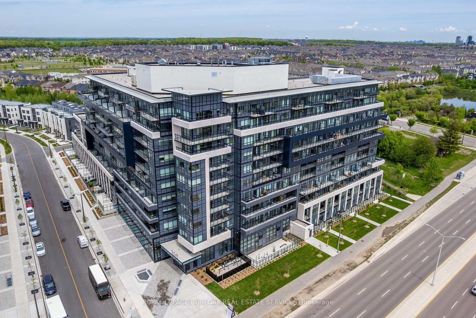 Property Photo:  395 Dundas Street W 801  ON L6M 5R8 