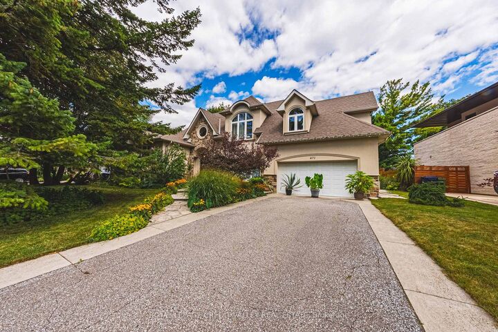 Property Photo: 471 The Kingsway N/A ON M9A 3W5