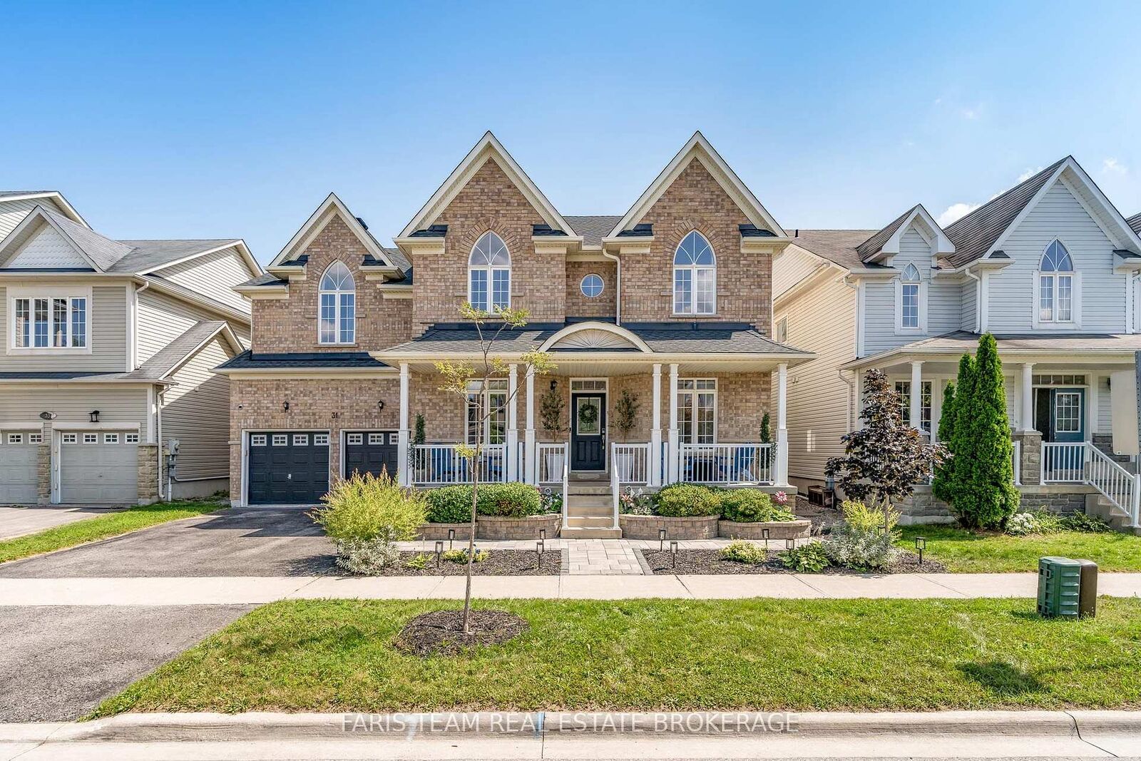 Property Photo: 31 The Queensway N/A ON L4M 7H5