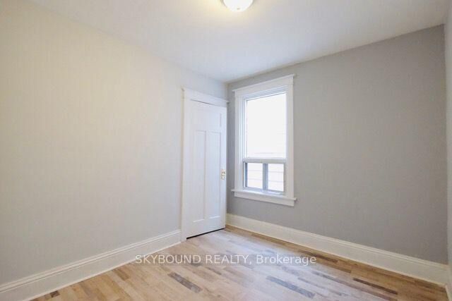 Property Photo:  72 Somerset Avenue  ON L8L 2L7 