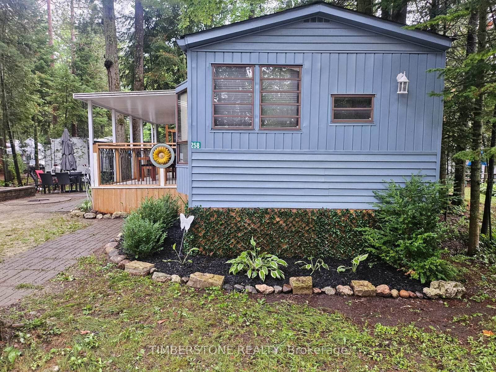 Property Photo: 85 Theme Park Drive 258 ON L9Z 1X7