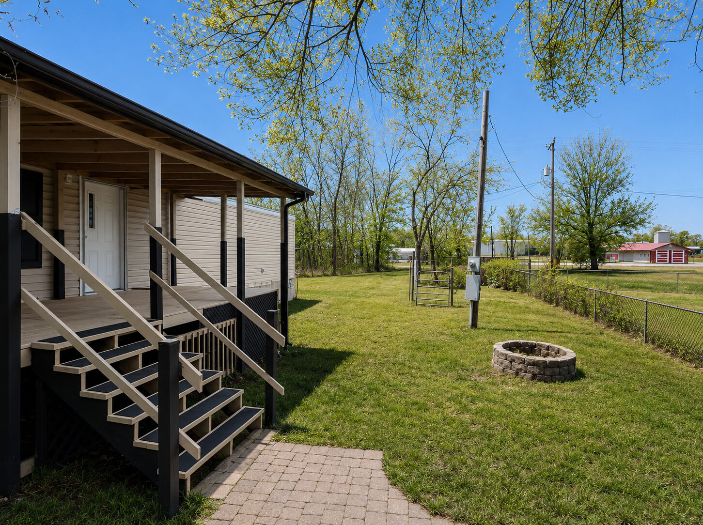Property Photo: 213 S Leblanc Street OK 74051
