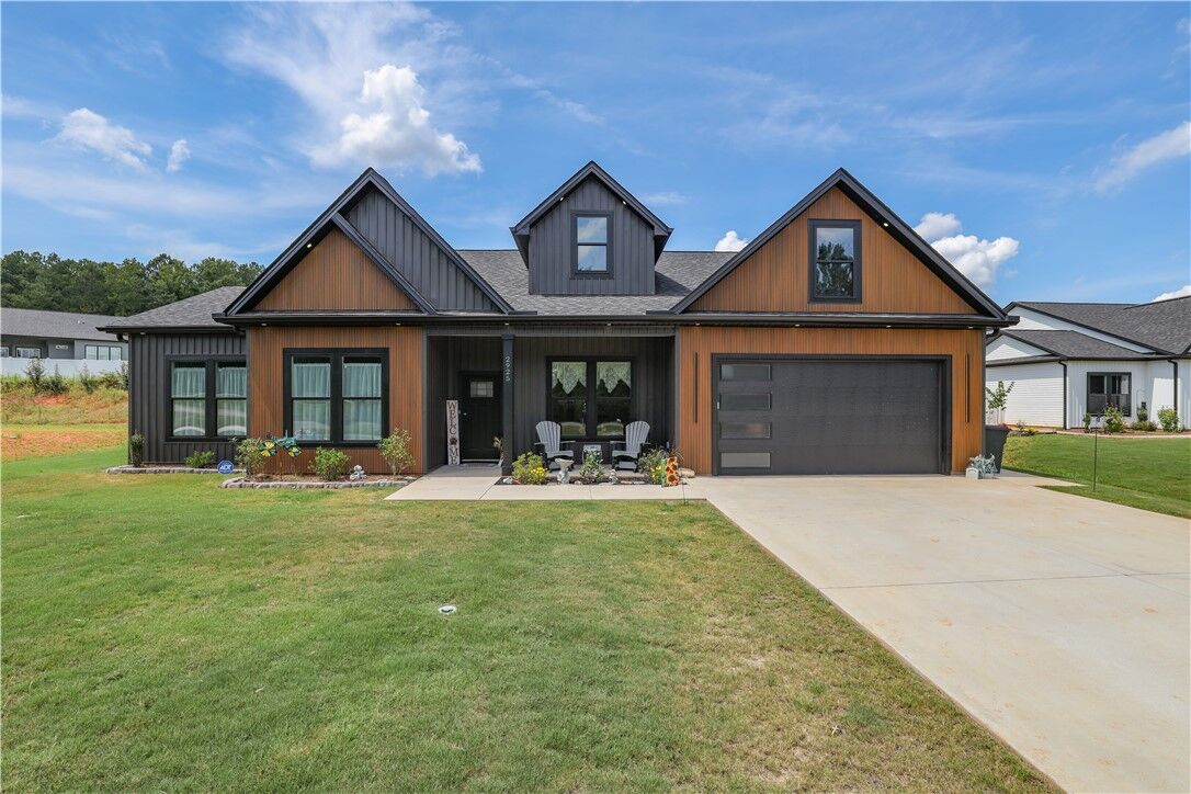 Property Photo:  2925 Old Greenville Highway  SC 29630 
