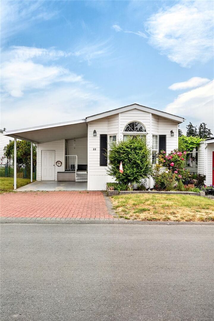 Property Photo: 7583 Central Saanich Rd #88 BC V8M 2B6