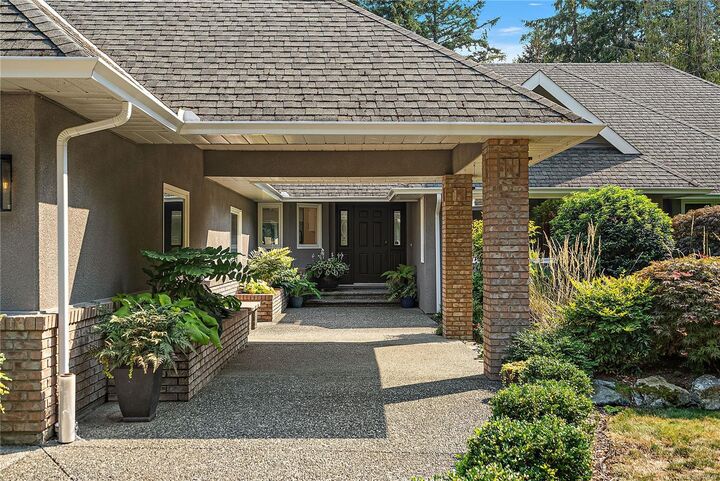 Property Photo:  657 Cromarty Ave  BC V8L 5G6 