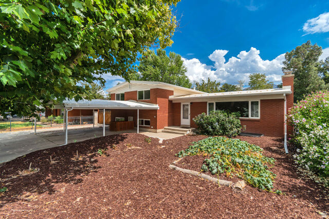 Property Photo:  9297 S Sneddon Dr E  UT 84070 