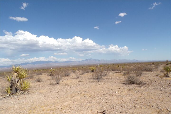 Property Photo: 3885 S Spinel Road AZ 86413