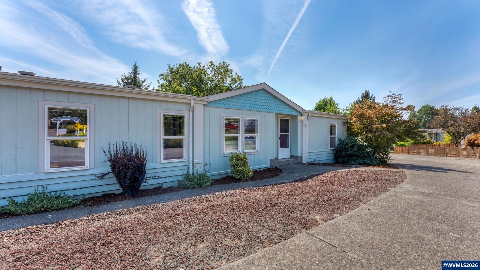 Property Photo: 625 SW 9th #28 St 28 OR 97115