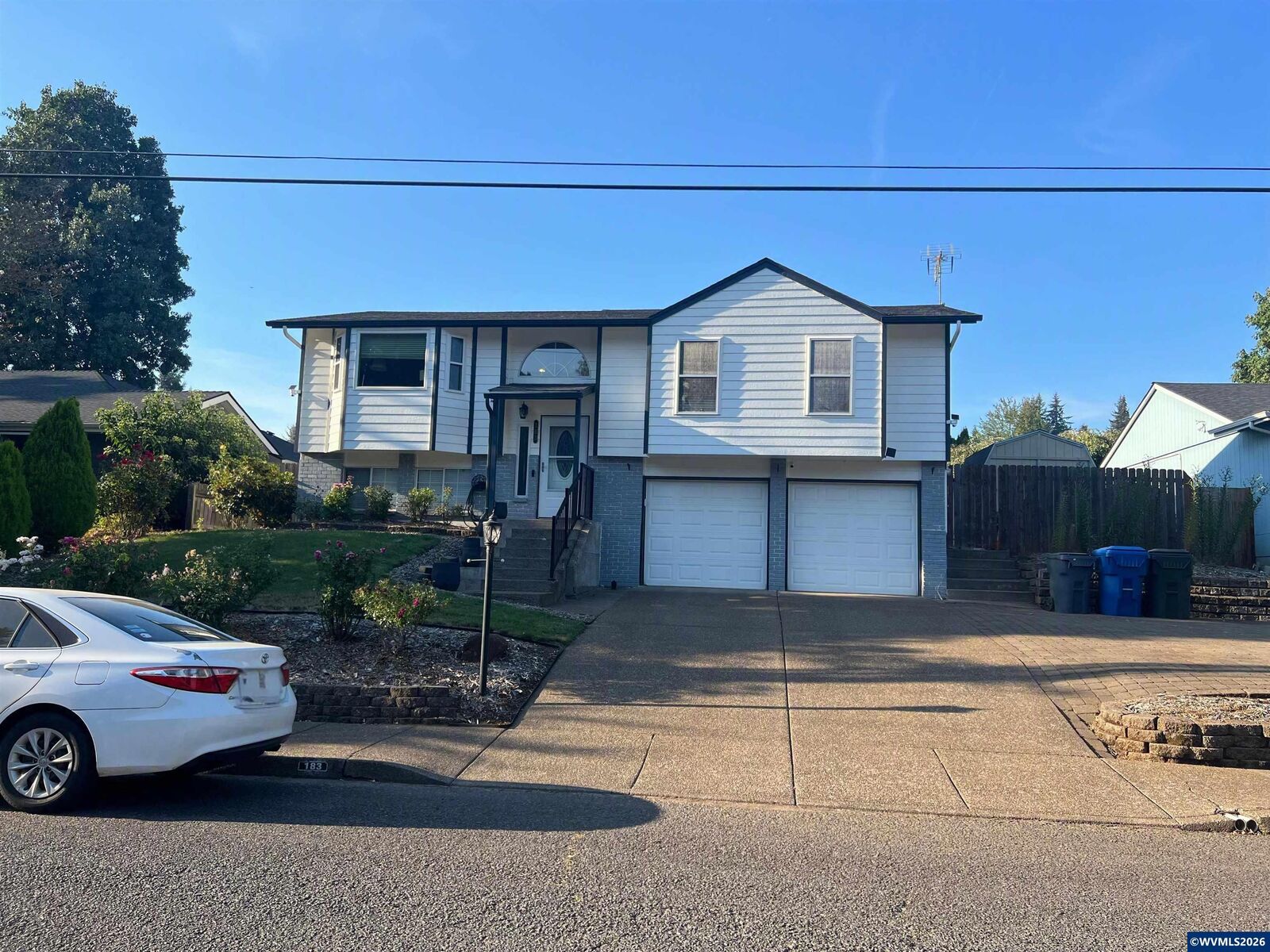 Property Photo: 183 Holder Ln SE OR 97306