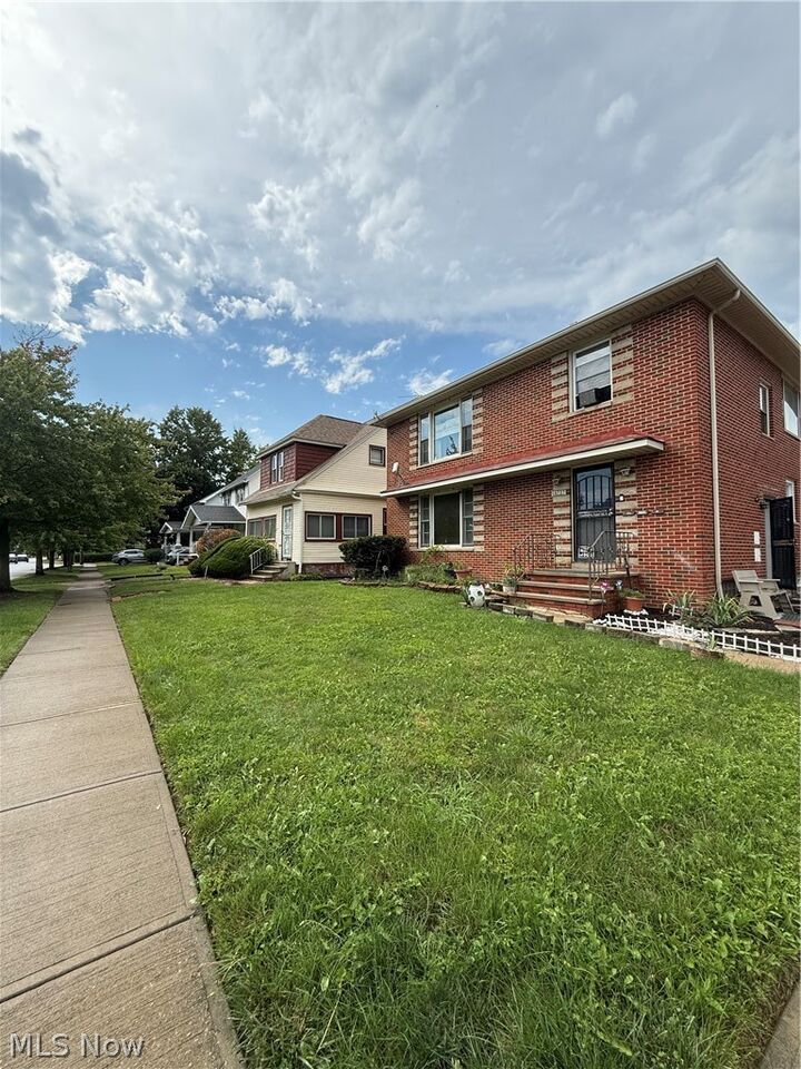 Property Photo:  16727 Grovewood Avenue  OH 44110 