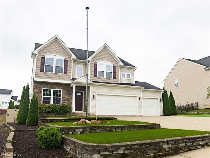 Property Photo: 6212 Hadleigh Avenue SW OH 44646