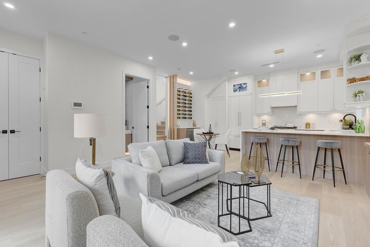 Property Photo: 182 Ontario Place 1 BC V5W 1S2