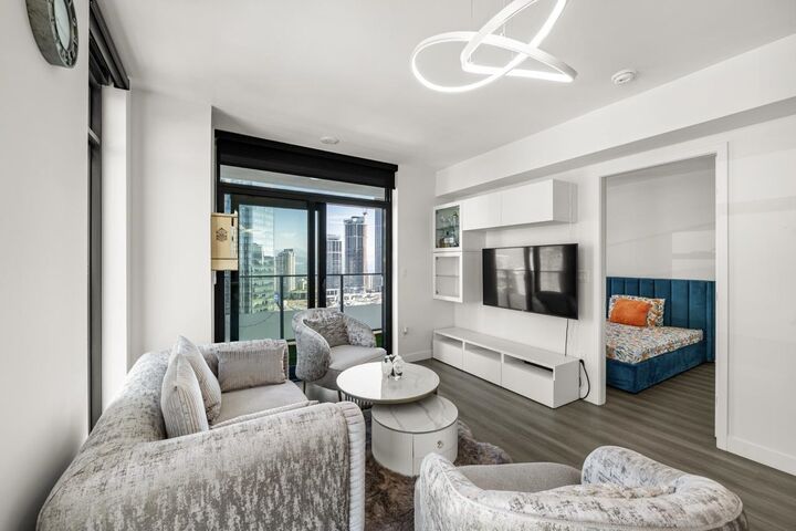 Property Photo:  6608 Sussex Avenue 2404  BC V5H 0M3 
