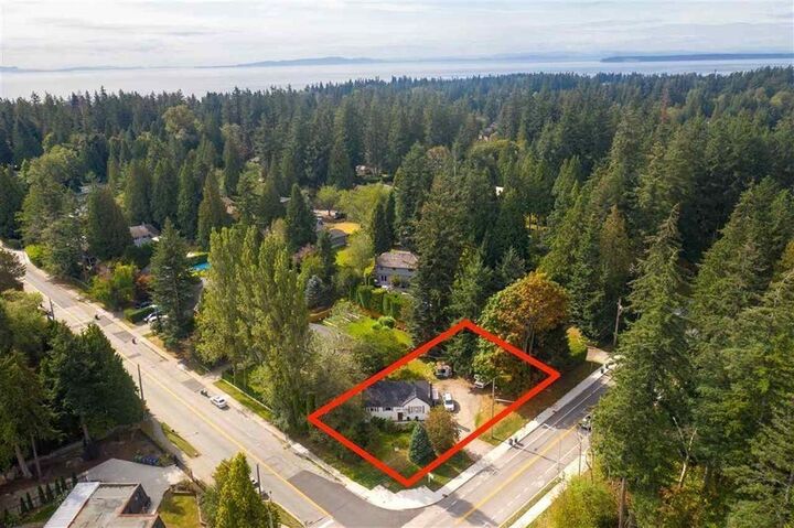 Property Photo: 13590 20 Avenue BC V4A 1Z6
