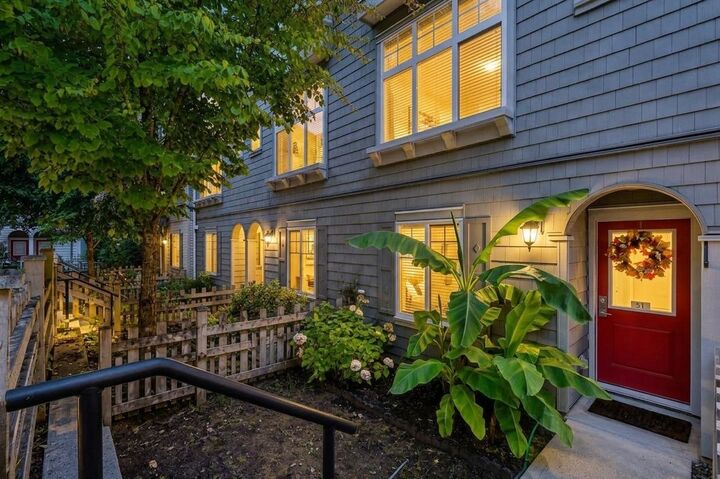 5858 142 Street 51 — photo 1