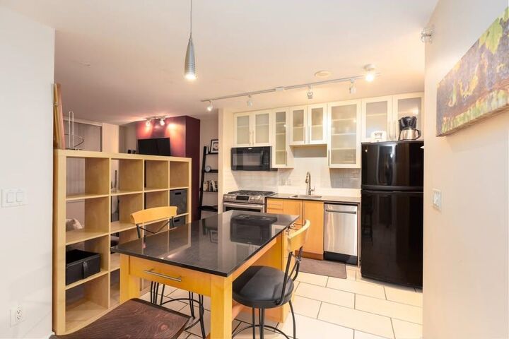 Property Photo:  1225 Richards Street 401  BC V6B 1E6 