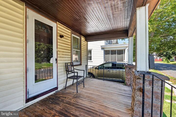 Property Photo:  89 Chestnut Street  NJ 08079 
