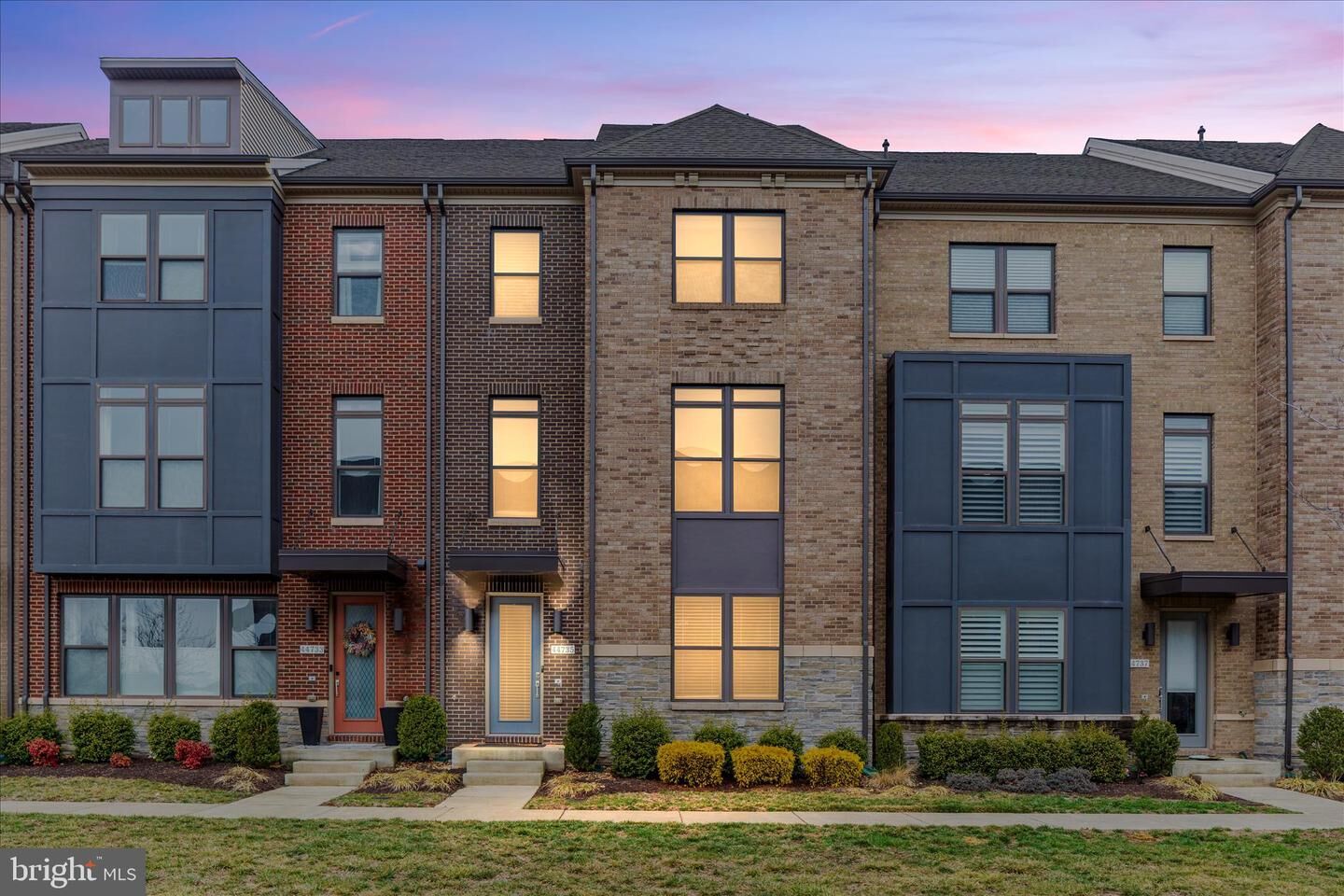 Property Photo:  44735 Medway Terrace  VA 20147 