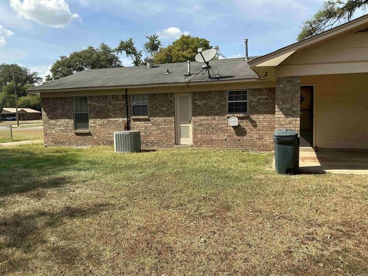 Property Photo: 1200 E Bowles Street AR 71639