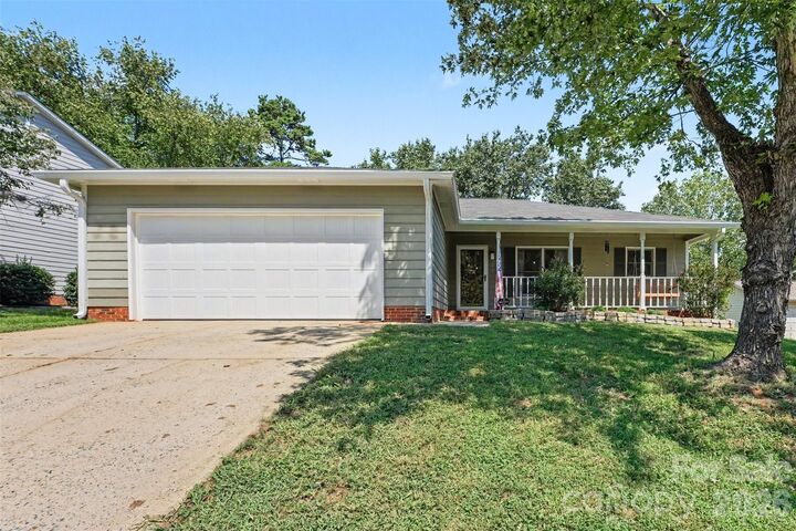Property Photo: 11525 Waterflower Lane NC 28262