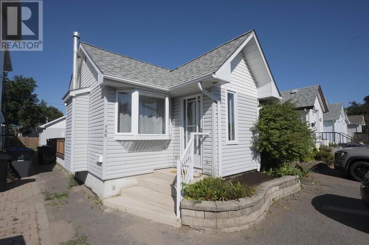 735 Ernestine Avenue — photo 1