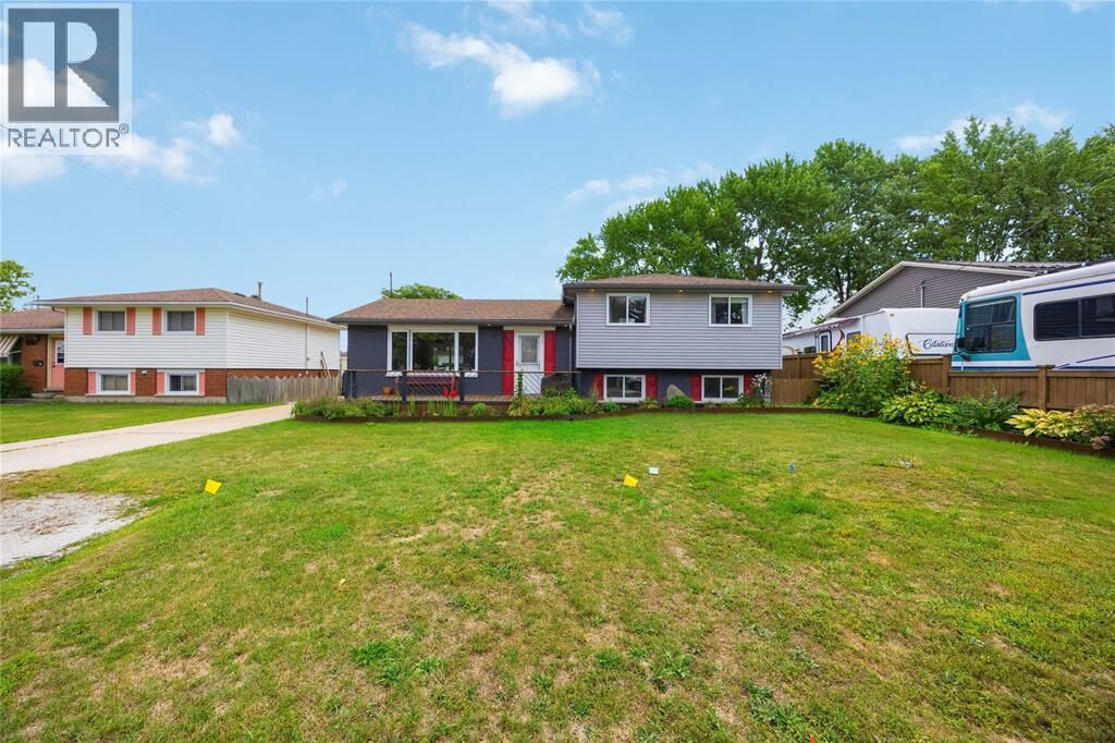 Property Photo:  372 Colborne Street  ON N0N 1G0 