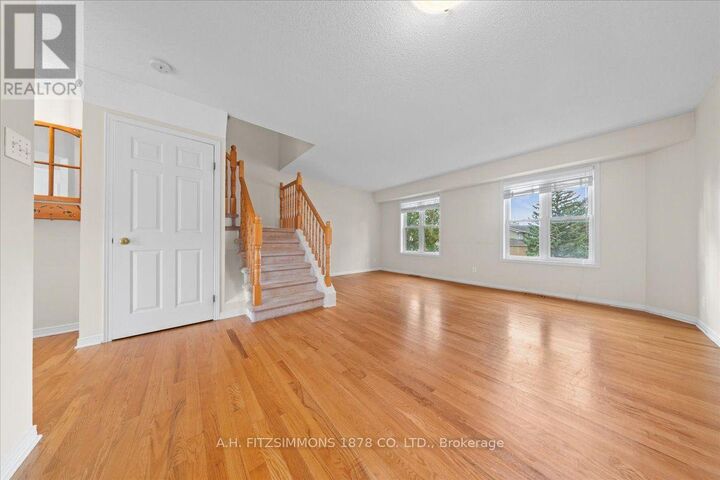 Property Photo:  7 Bellflower Private  ON K1T 3Z8 