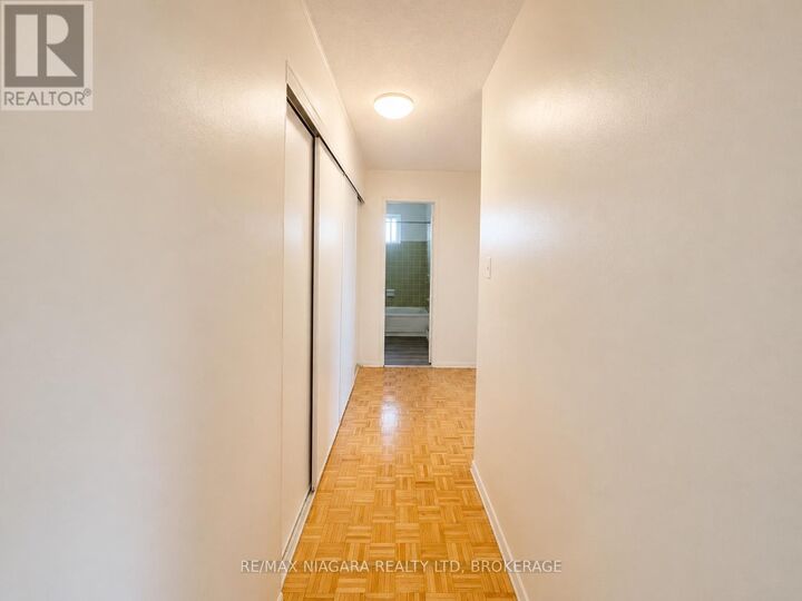 Property Photo: 550 King Street 609 ON L4R 3N1