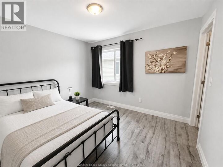 Property Photo:  521 Campbell Avenue  ON N9B 2H5 