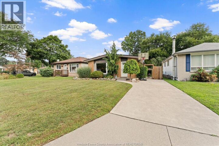 Property Photo:  1714 Sun Valley Drive  ON N9C 3R2 