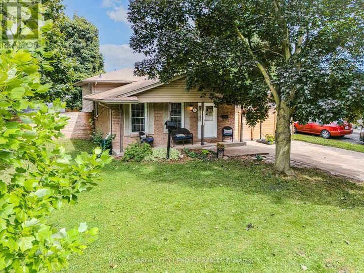 24 Greenmeadow Court — photo 1