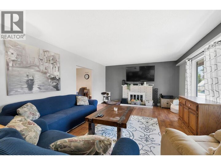Property Photo: 629 Richmond Avenue BC V2B 1T4