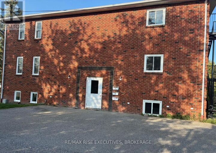 565 Emma Street 3 — photo 1