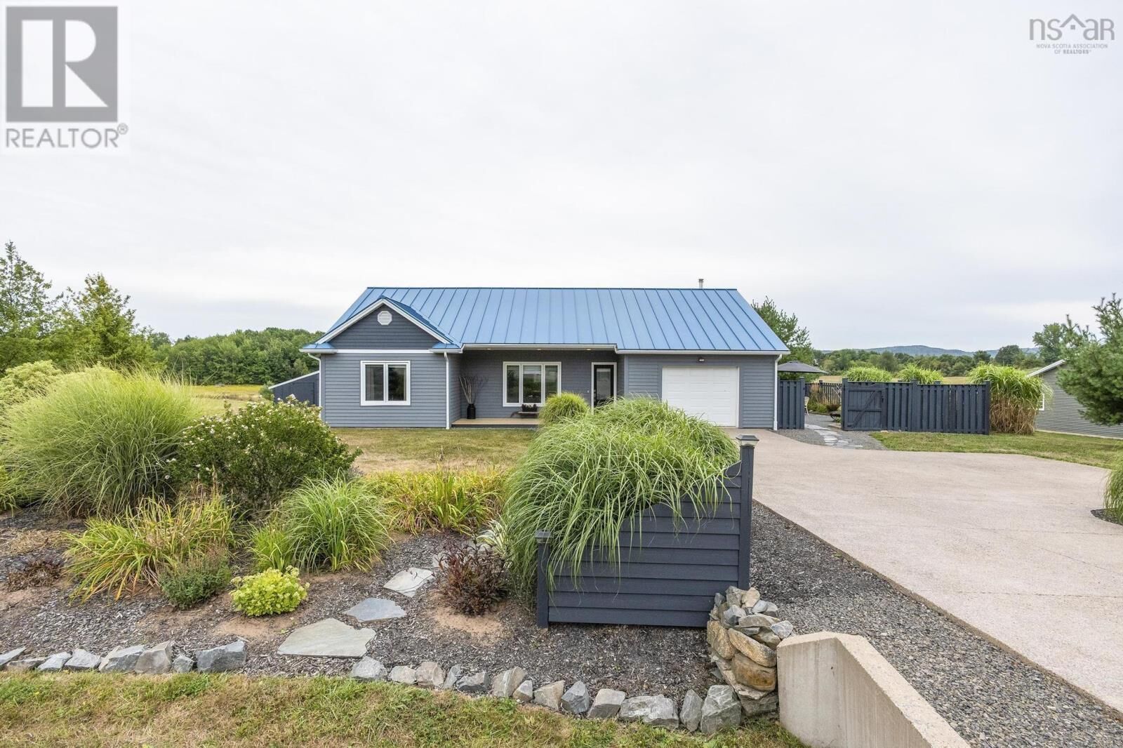 Property Photo: 355 Falmouth Dyke Road NS B0P 1L0