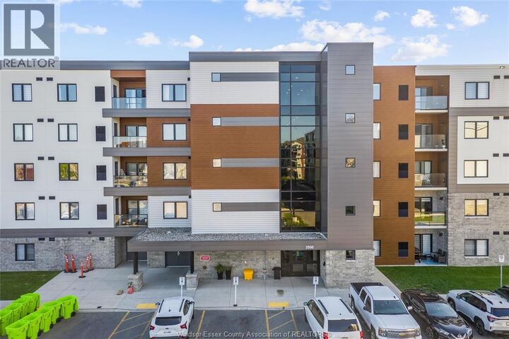 Property Photo:  2550 Sandwich West Parkway 501  ON N9H 0N4 