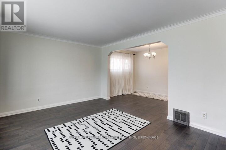 Property Photo: 27 Ionview Drive Main ON M1K 2Z3