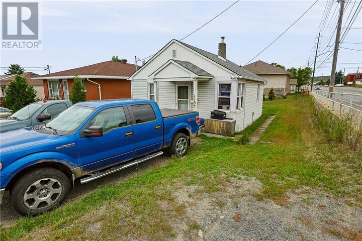 1137 Martin Avenue — photo 1