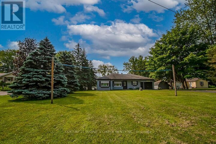 Property Photo: 3 Lakeshore Boulevard ON K0L 1T0