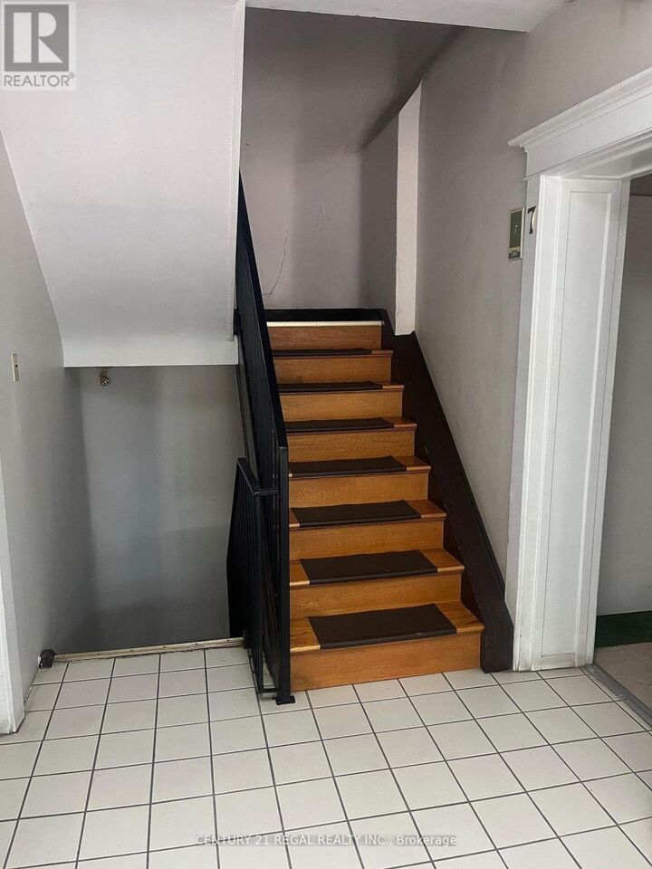 Property Photo: 1384 King Street West ON M6K 1H5