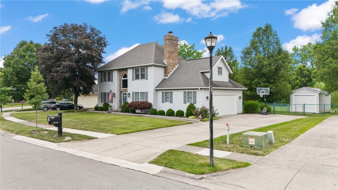 Property Photo:  1084 Kingsgate Road  OH 45503 