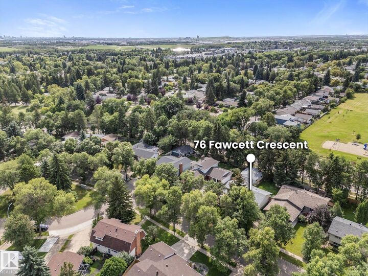 Property Photo:  76 Fawcett Crescent  AB T8N 1W3 