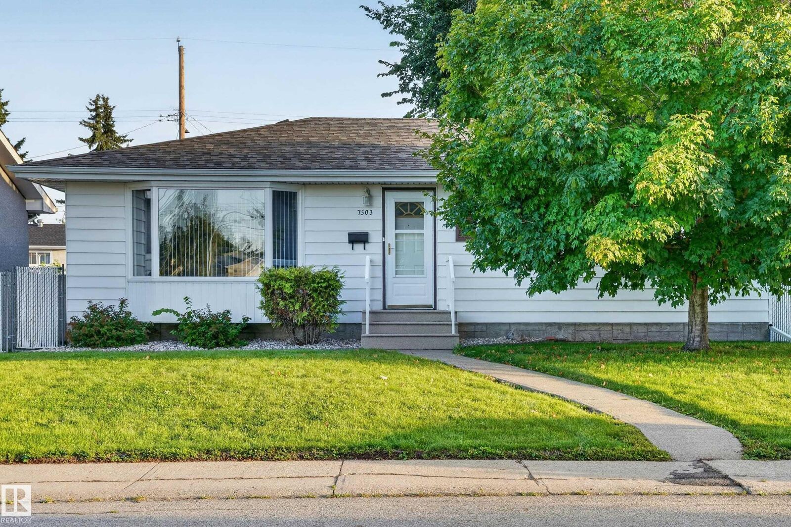 Property Photo:  7503 135A Avenue NW  AB T5C 2J2 