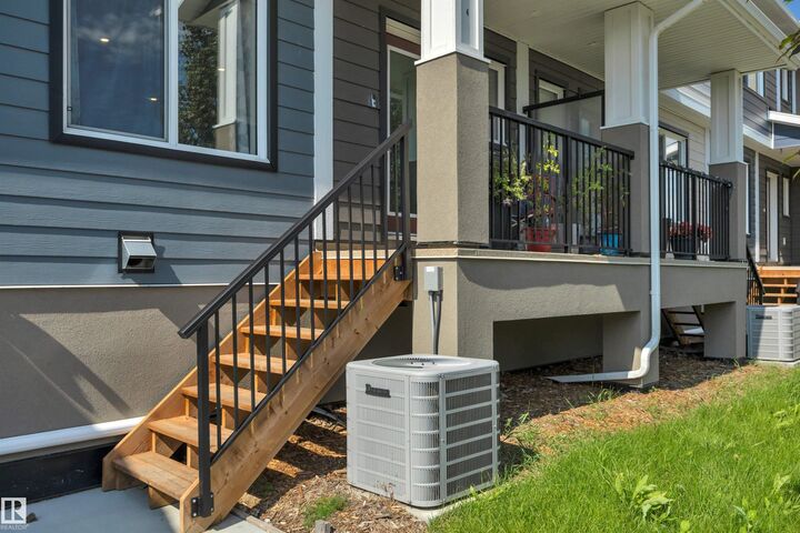 Property Photo: 9250 156 Avenue NW 4 AB T5Z 0S4