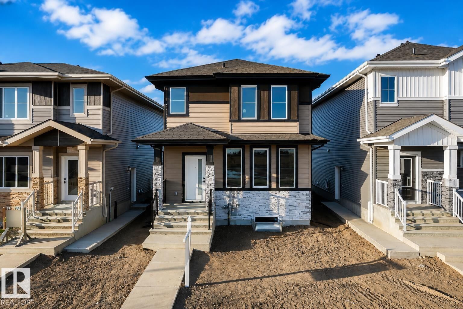 Property Photo:  39 Ave Avenue 3618  AB T4X 3H2 