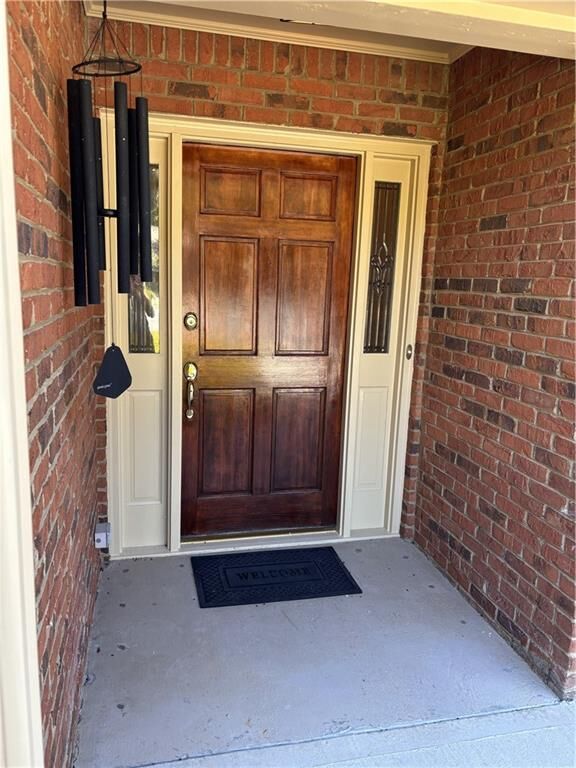 Property Photo: 640 Brickleberry Court GA 30075